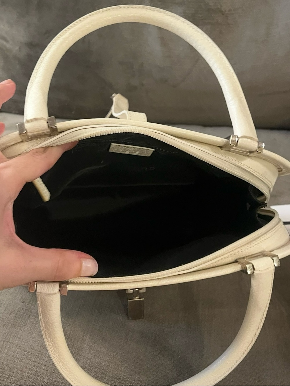 GUCCI Jackie Piston Lock Dome Bag - Ivory Leather - Vintage - w/ COA - Picture 9 of 16